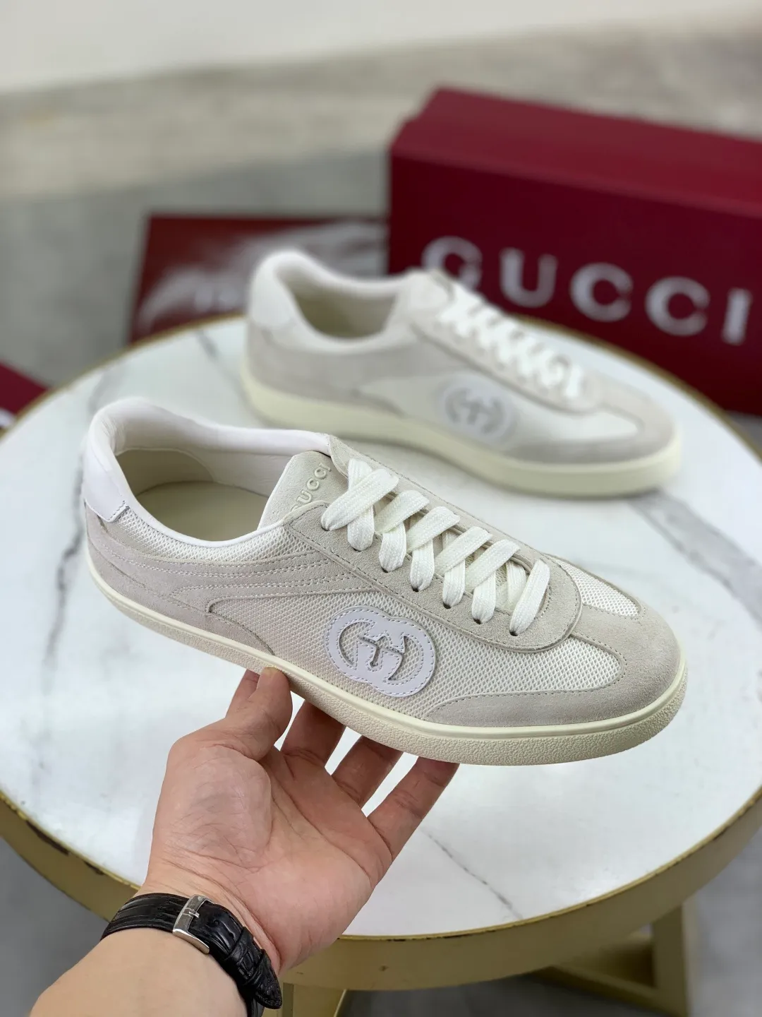 Men's shoes 💰P562 New GUCCI classic design moral training element catwalk model, matching version of top quality moral training shoes for men and women. Epoxy logo process is concave and convex, matching oil edge technology, punched cowhide cloth surface, suede cowhide surface splicing, breathable and not stuffy, the original overlasted shoe model is comfortable on the feet.  Fabric: Matched leather + cloth + mesh Lining: Water-dyed sheepskin Foot: Water-dyed sheepskin Outsole: Original molded TP matching environmentally friendly material Packaging: Top counter full set of packaging Female 35-42 (Female 41.42. Customized) Male 39-46 (46 customized)